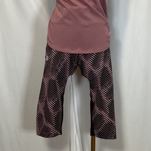 314. Under Armour White & Pink Athletic Leggings EUC Size XL - Picture 2 of 5